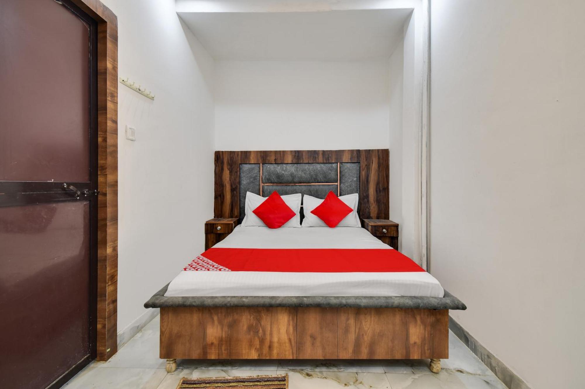 Hotel O Golden King Guest House Ню Делхи Екстериор снимка