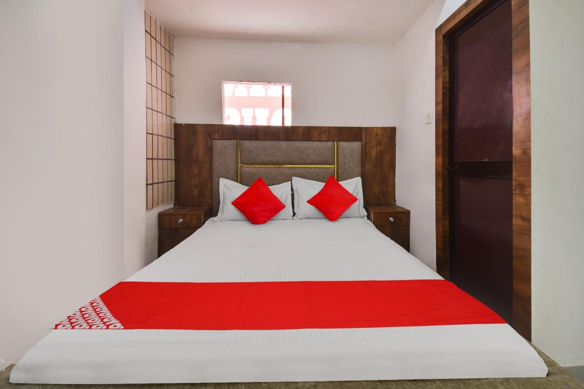Hotel O Golden King Guest House Ню Делхи Екстериор снимка